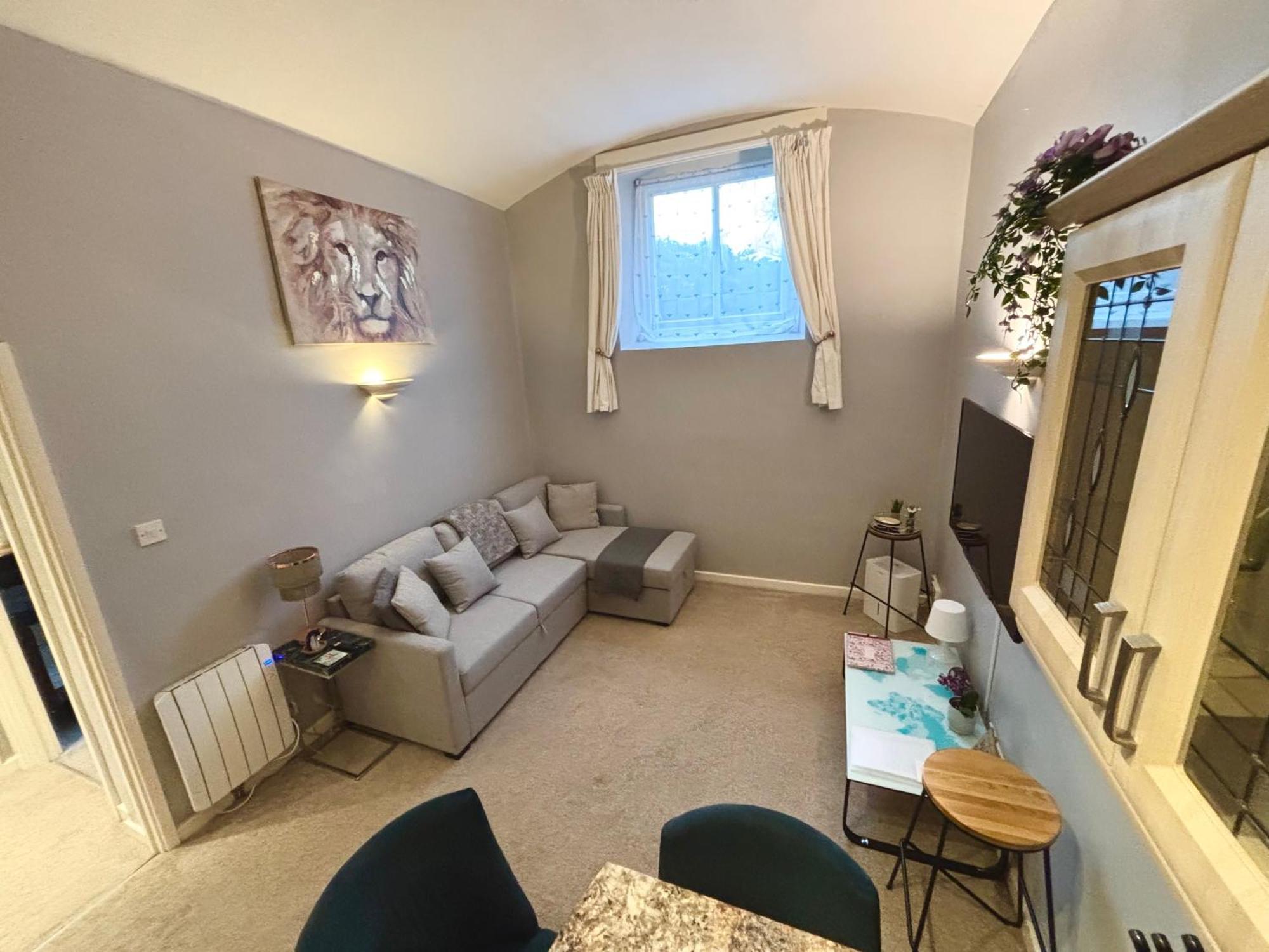 County House City Centre With Parking Sleeps 4 约克 外观 照片